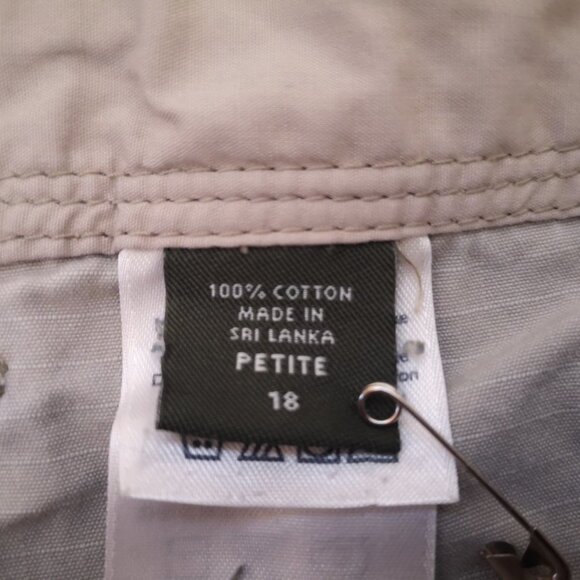 Eddie Bauer Ladies Beige Size 18 Petite Capri Length Straight Leg Pants - Picture 6 of 13